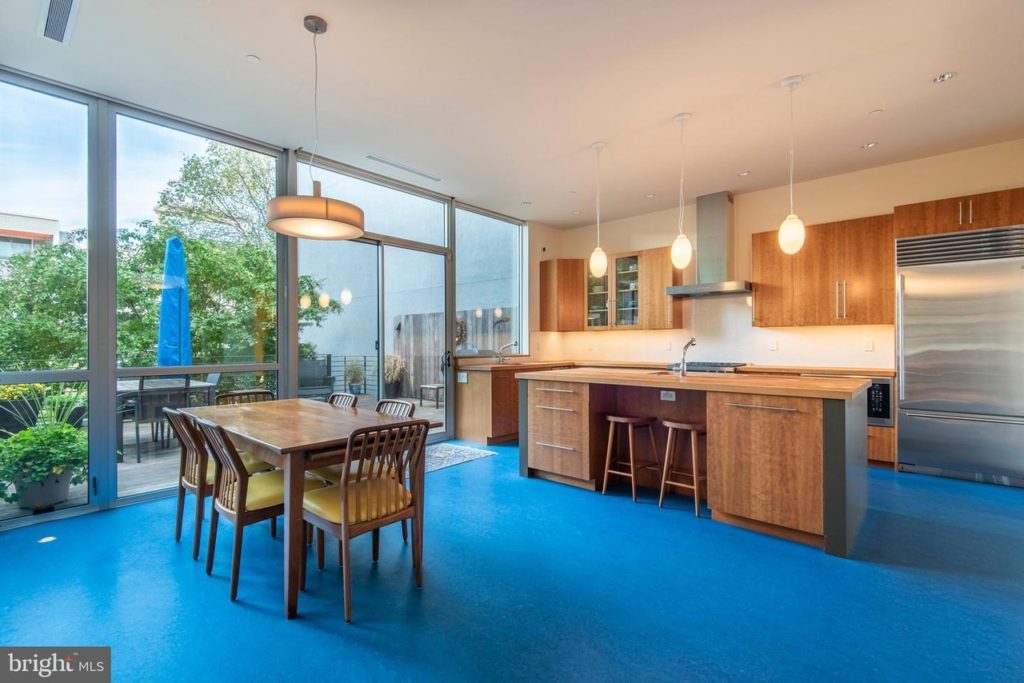 972 N 2nd St kitchen