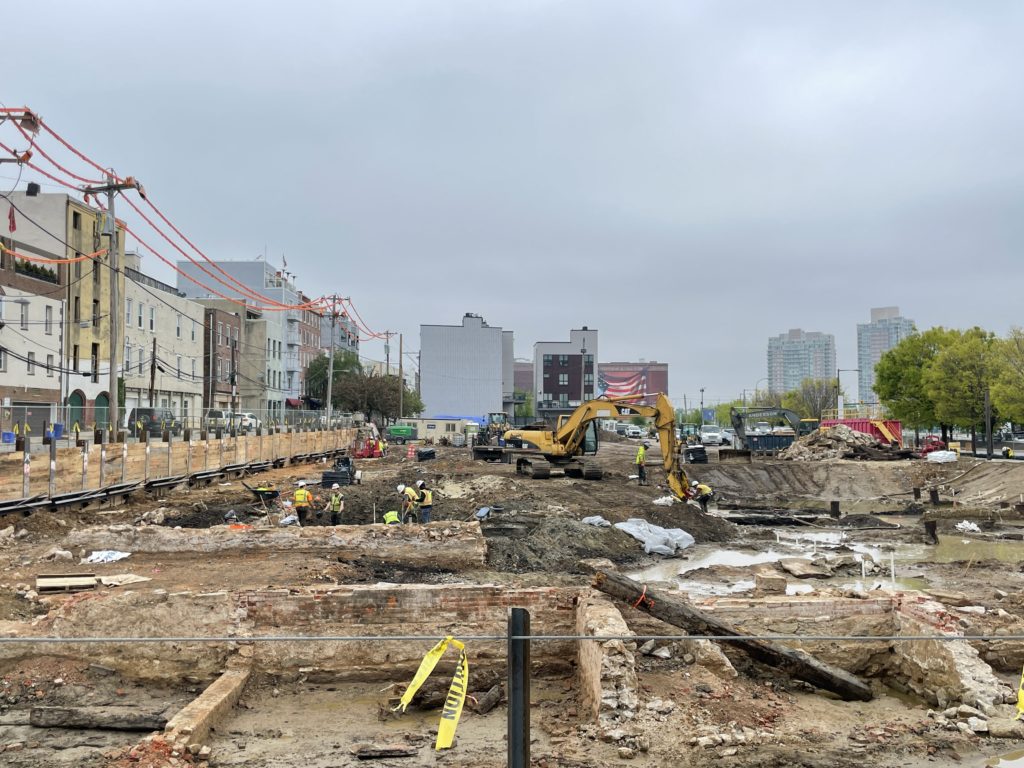 300 N Christopher Columbus Blvd construction